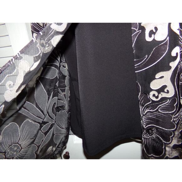 Vintage JM Collection black and gold top size XL 3/4 ruffled sleeves - Picture 2 of 6